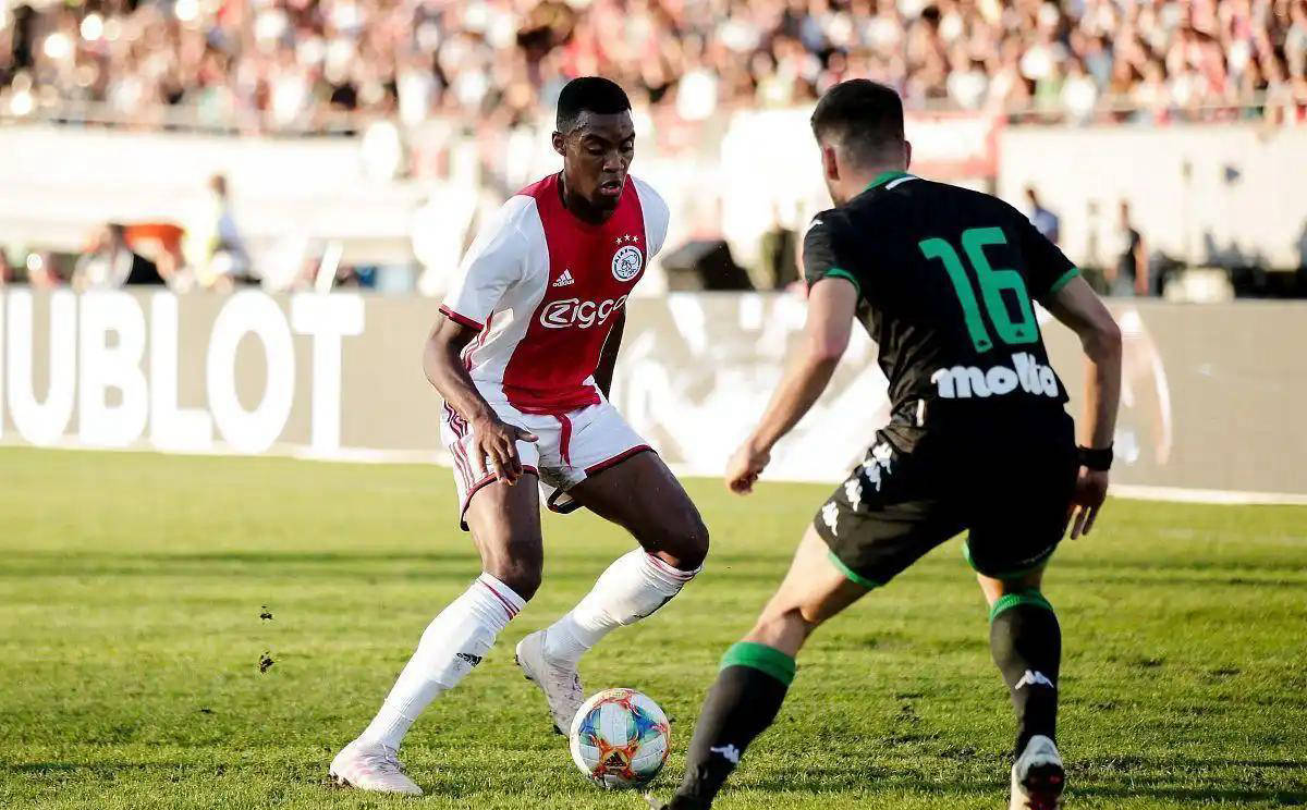 在歐洲效力 在歐洲效力