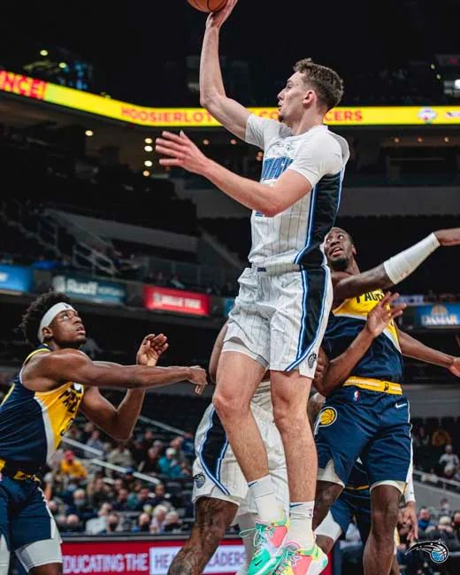 展现出了超 展现出了超