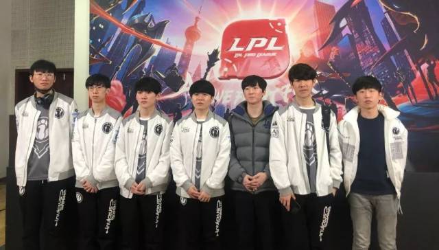 威胁的低平 威胁的低平