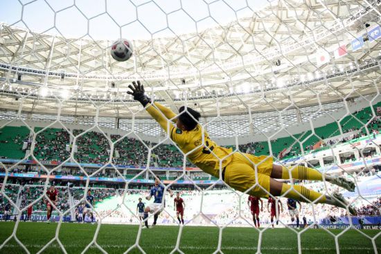 两大国足希 两大国足希